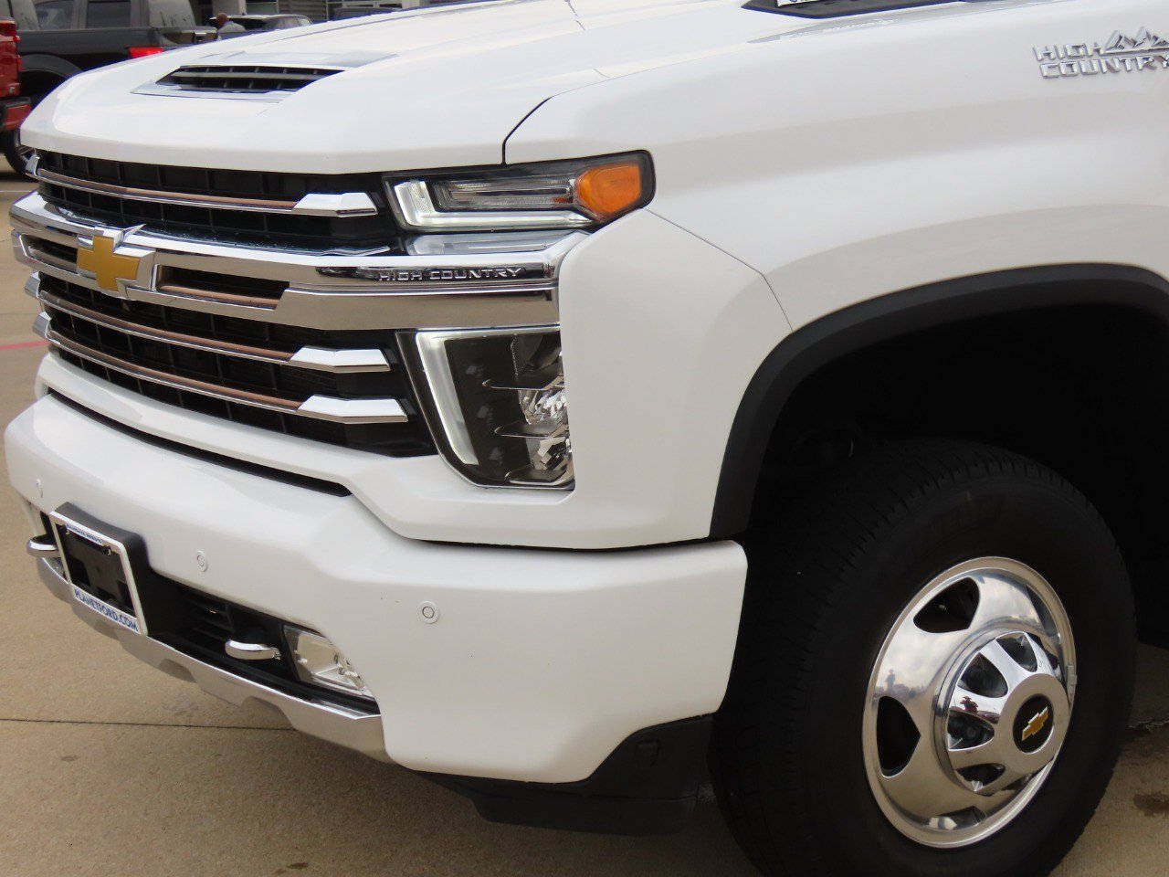 Used 2022 Chevrolet Silverado 3500 High Country w/ Technology Package image 3