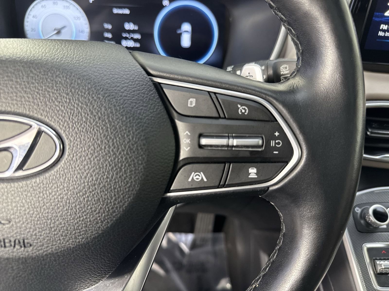 Used 2023 Hyundai Santa Fe Limited w/ Cargo Package AWD/4WD image 12