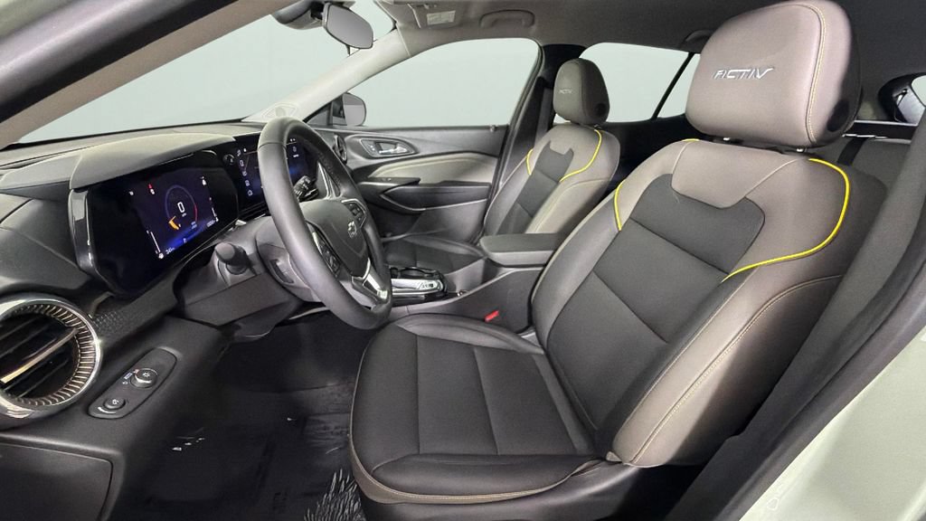 Certified 2025 Chevrolet Trax ACTIV w/ Driver Confidence Package FWD image 17
