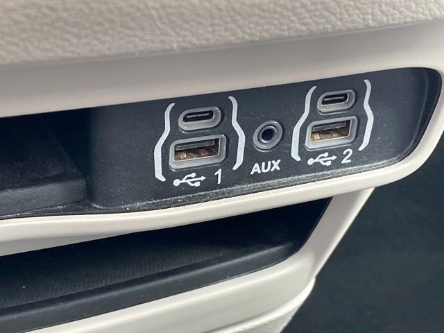 Used 2021 Chrysler Voyager Lxi image 19
