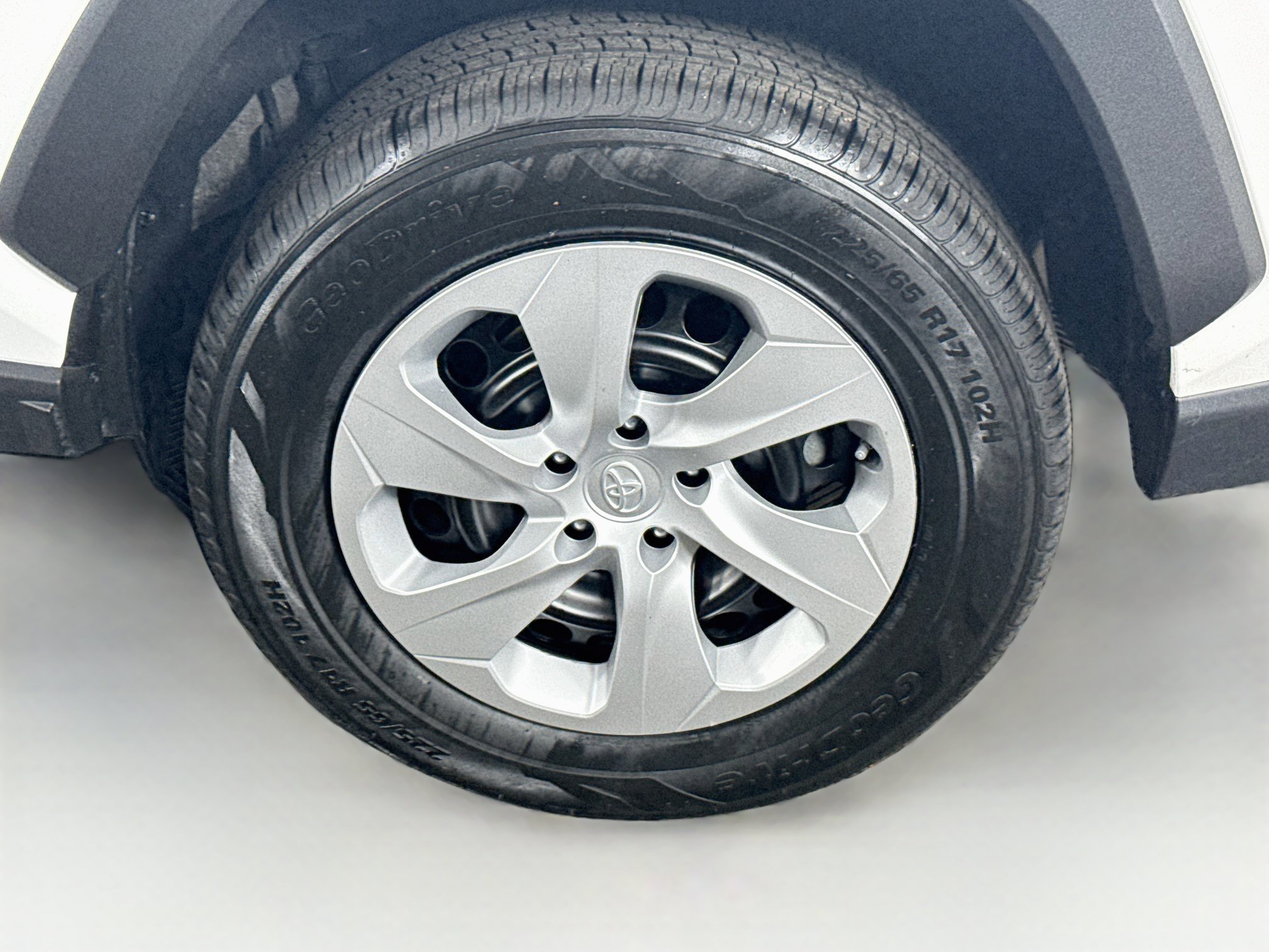 Certified 2025 Toyota RAV4 LE AWD/4WD image 9