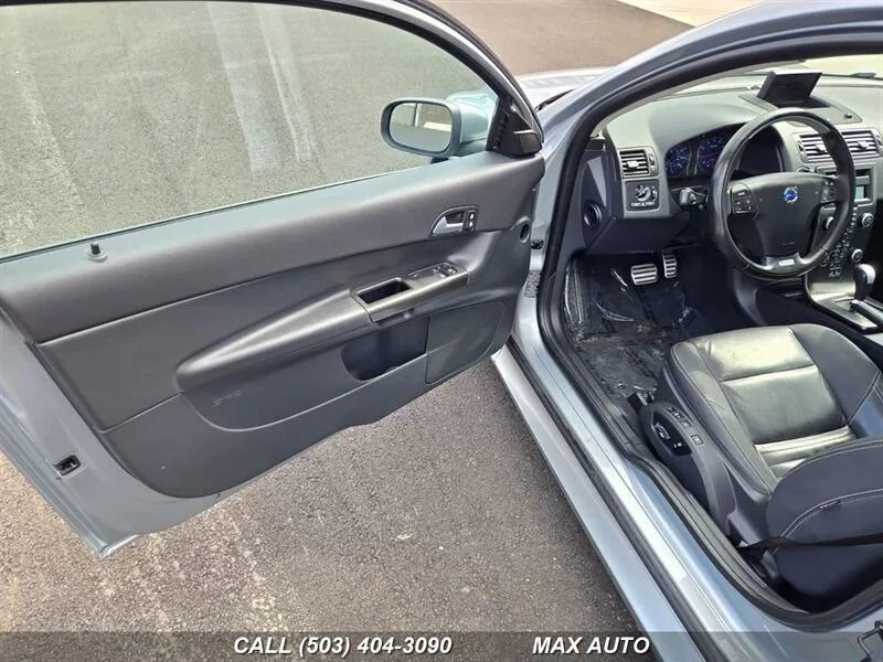 Used 2011 Volvo C30 T5 R-Design image 10