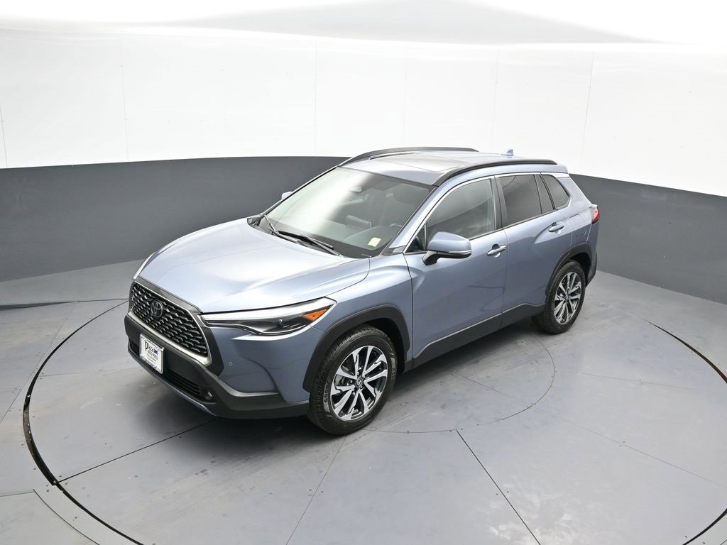 Certified 2023 Toyota Corolla Cross XLE image 34