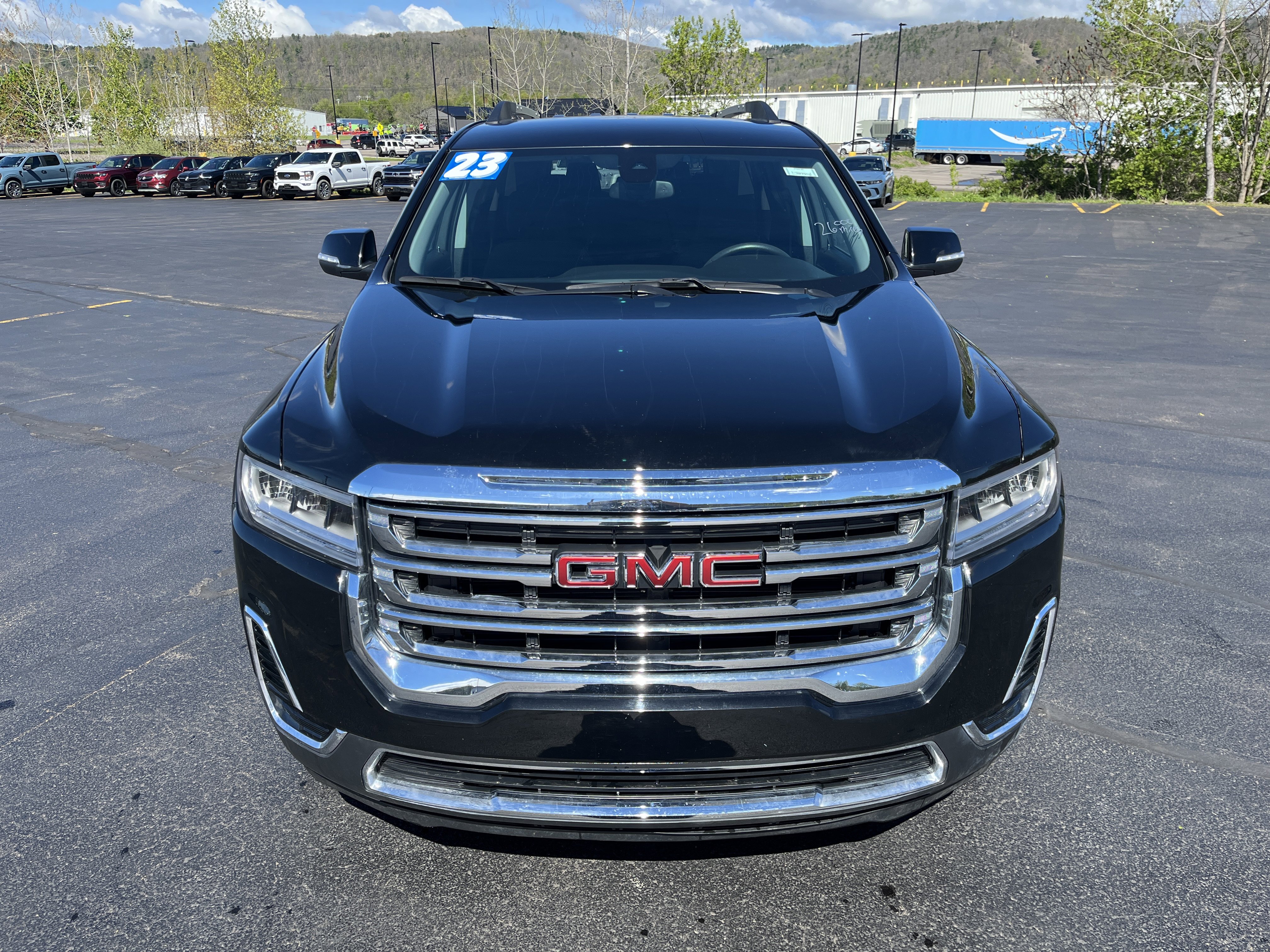 Used 2023 GMC Acadia SLE AWD/4WD image 2