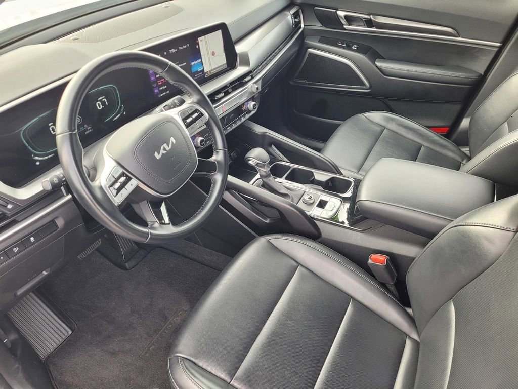 Used 2024 Kia Telluride LX FWD image 7