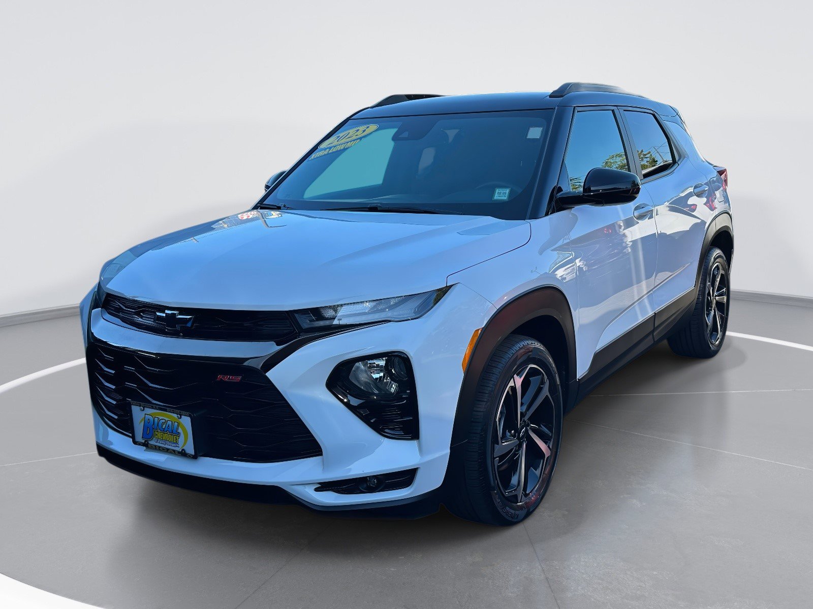 Certified 2023 Chevrolet TrailBlazer RS w/ Convenience Package image 2