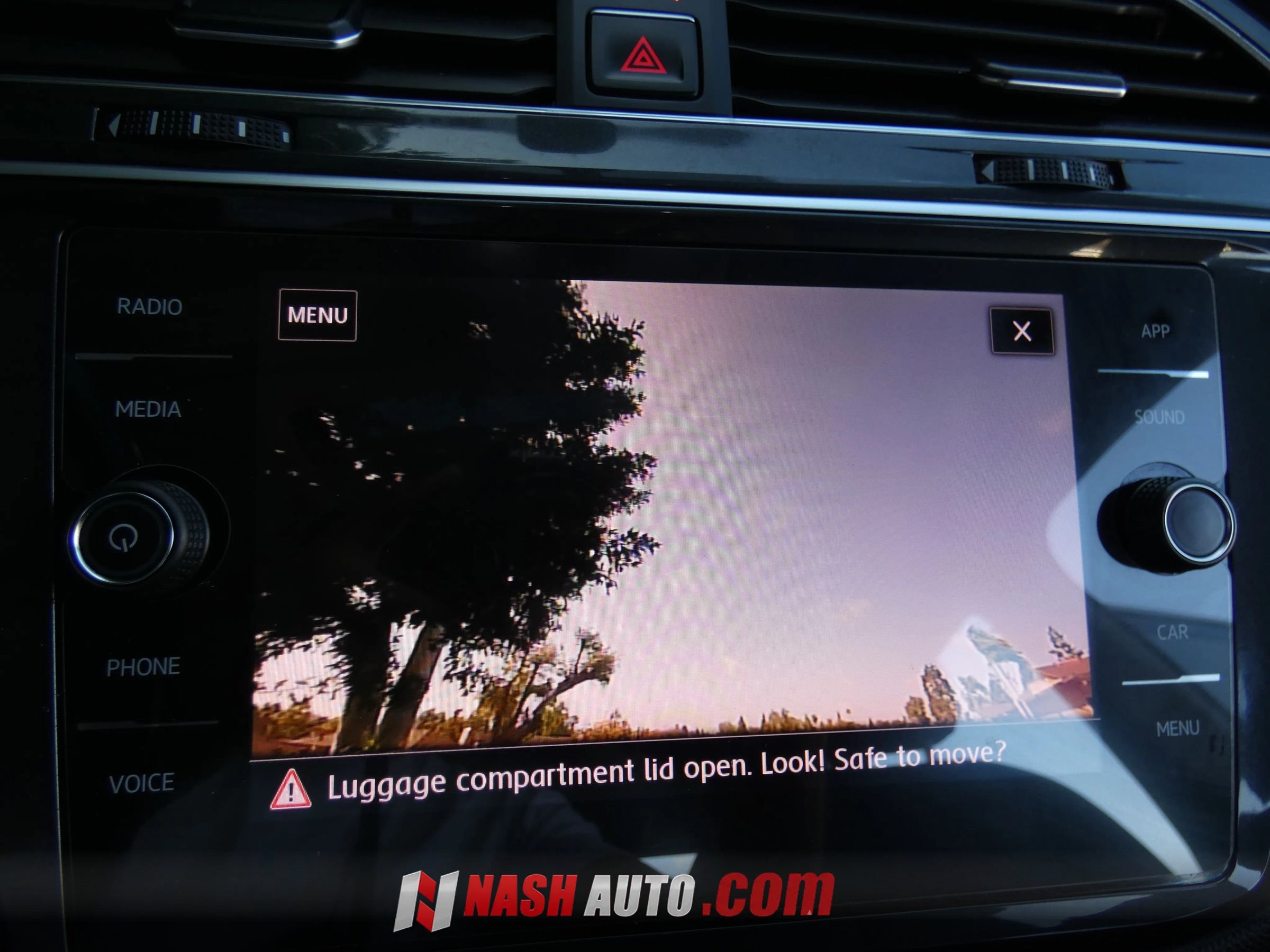Used 2018 Volkswagen Tiguan SE w/ Panoramic Sunroof Package AWD/4WD image 55