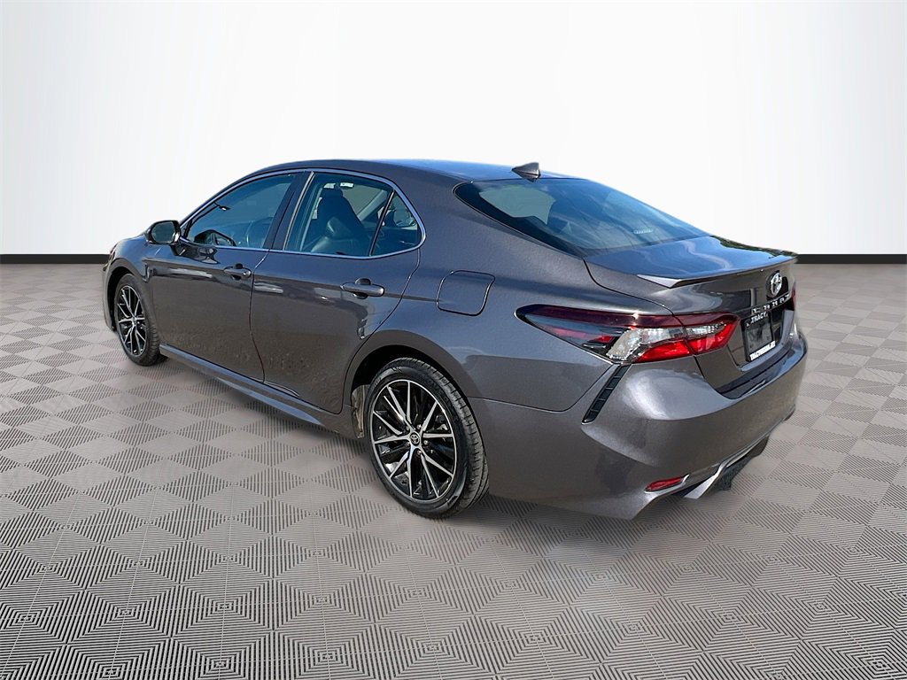Used 2023 Toyota Camry SE image 5