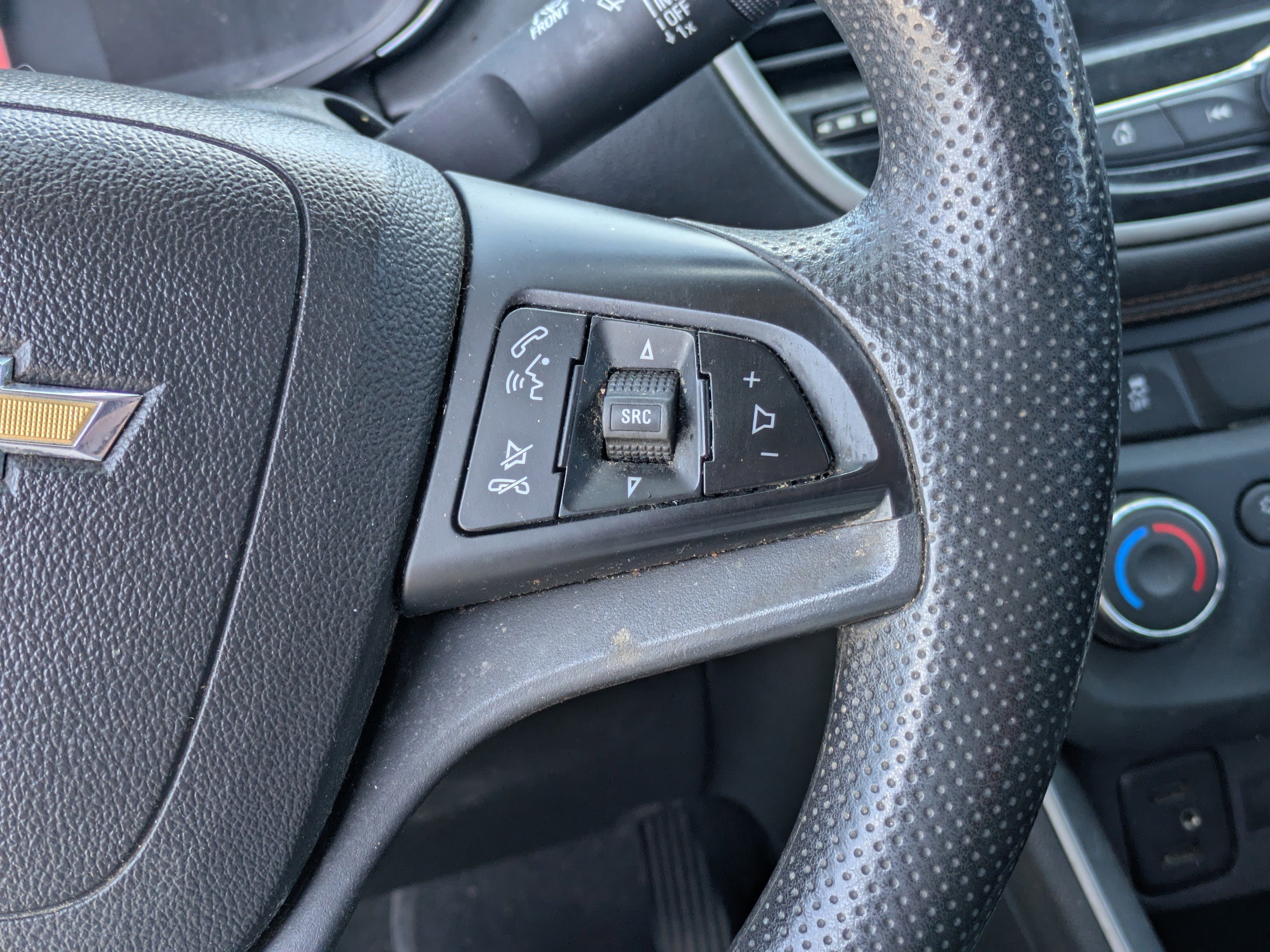 Used 2020 Chevrolet Trax LS FWD image 13