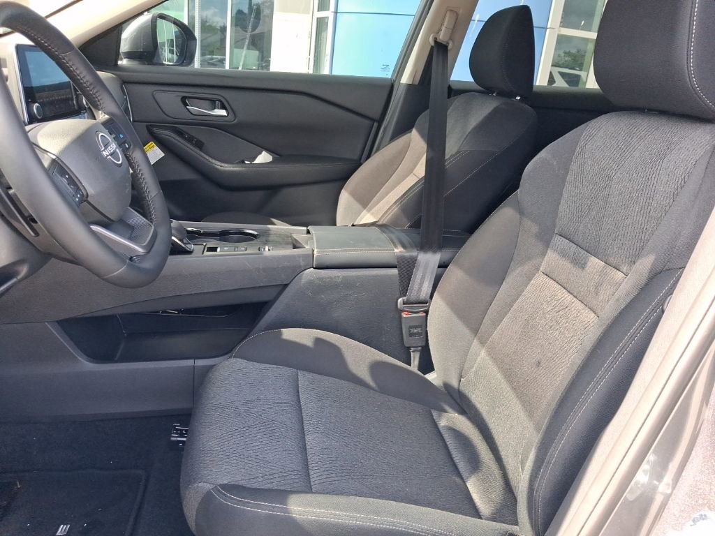 Used 2026 Nissan Rogue SV image 17