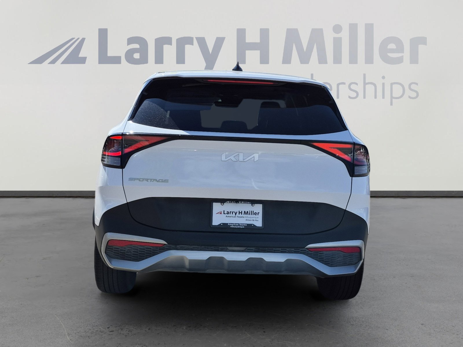 Used 2023 Kia Sportage EX image 4