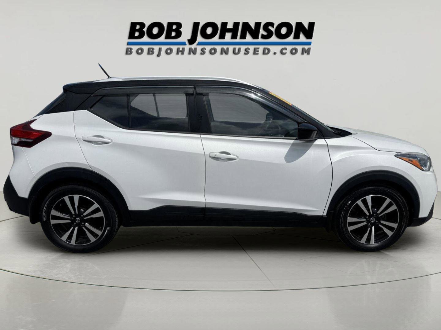 Used 2018 Nissan Kicks SV FWD image 2