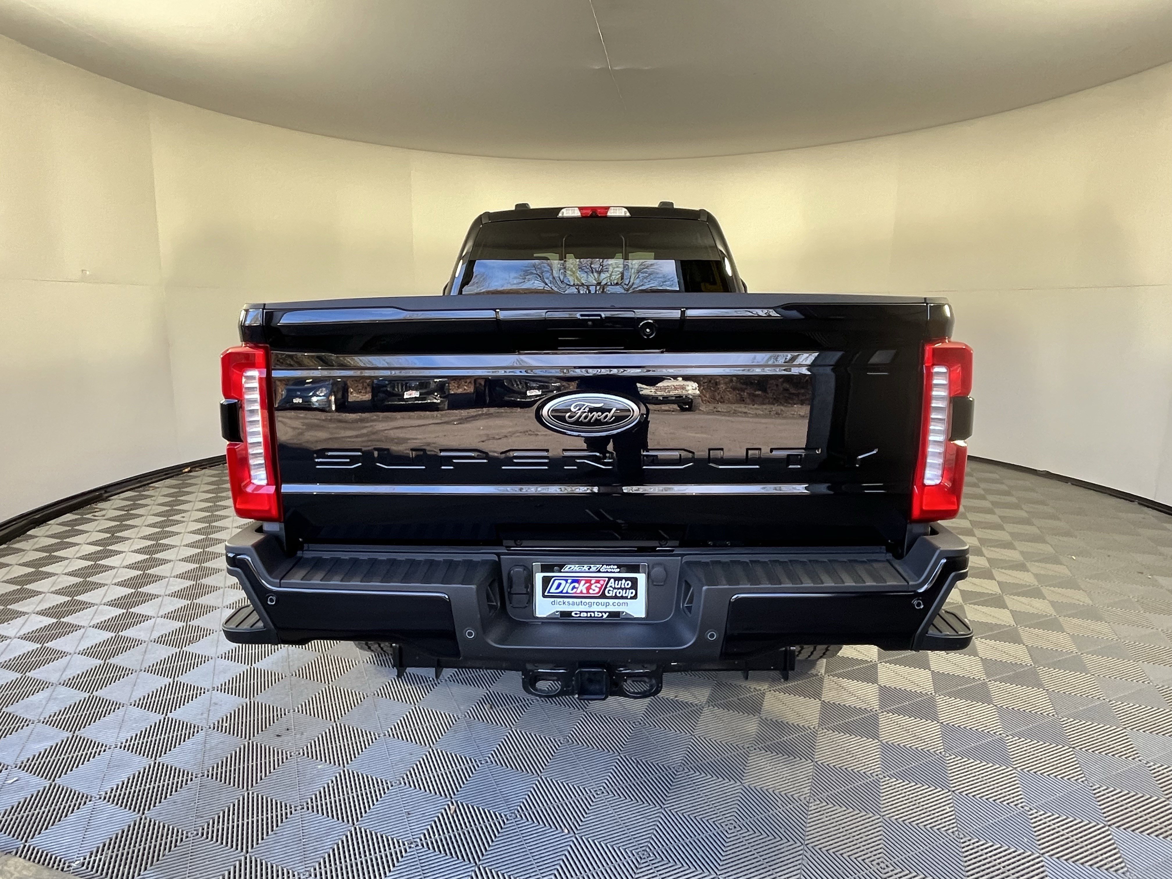 New 2026 Ford F250 Lariat w/ Black Appearance Package image 4