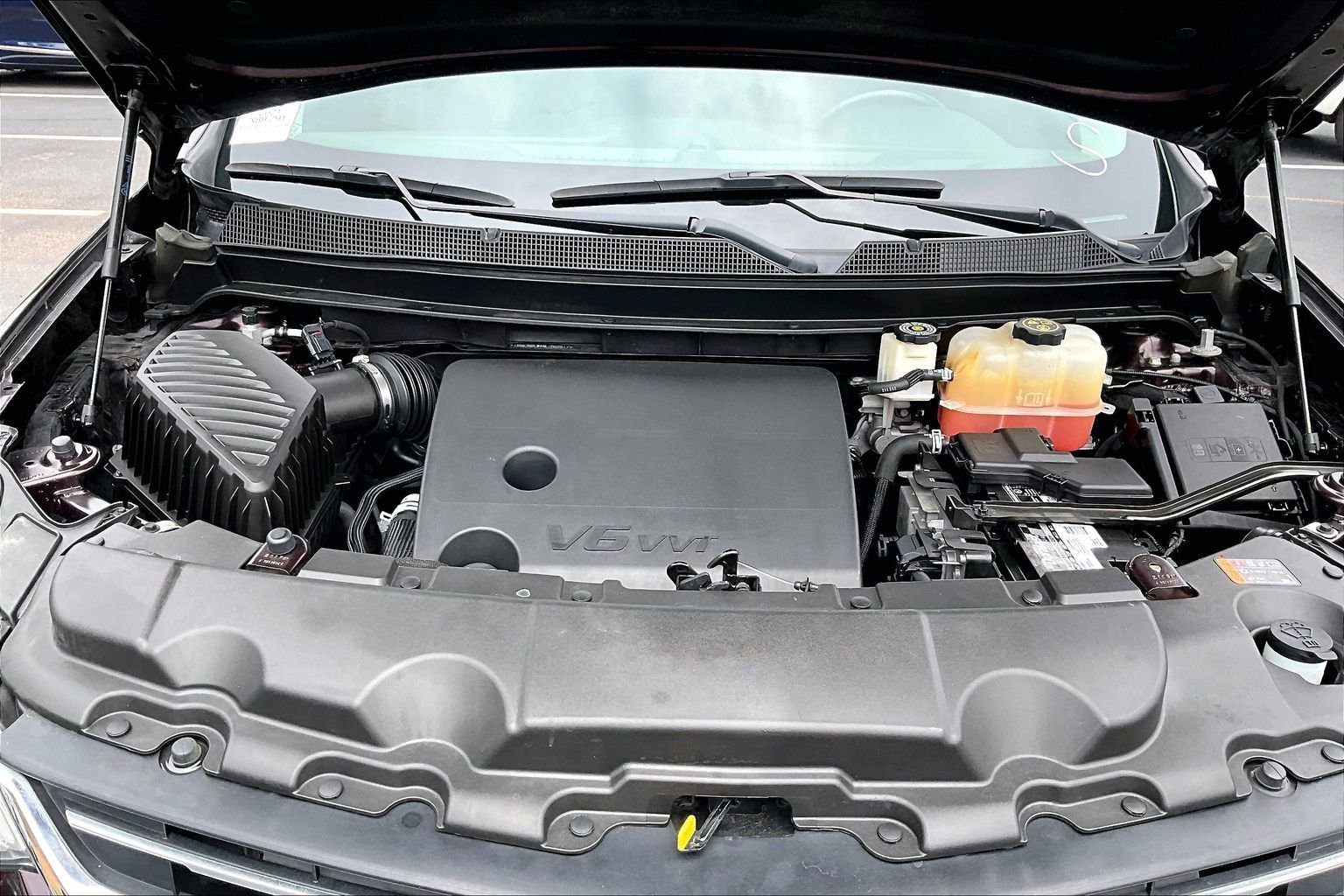 Used 2021 Chevrolet Traverse LT FWD image 31