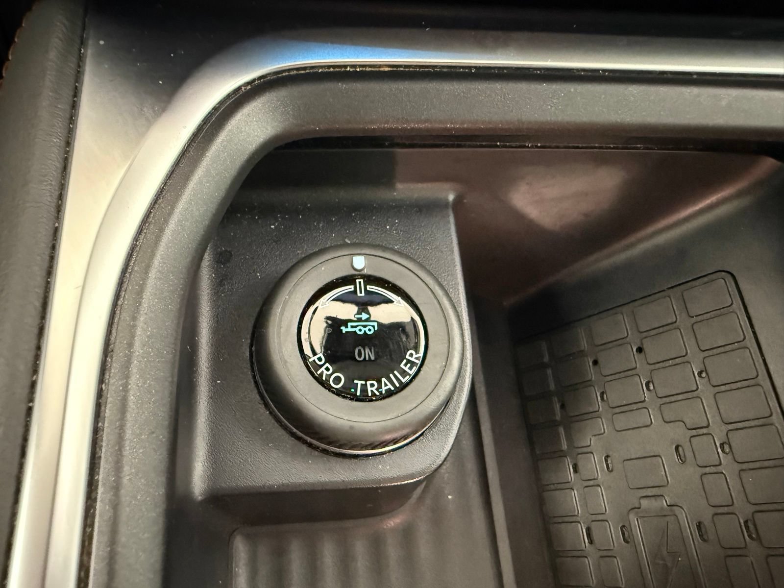 Used 2025 Ford Expedition Active AWD/4WD image 22