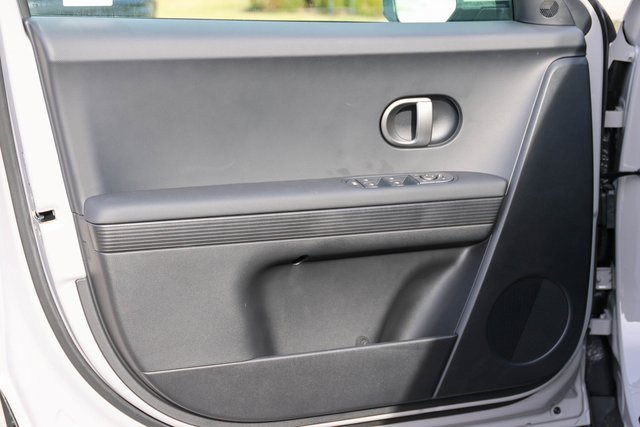 New 2026 Hyundai Ioniq 5 SEL image 8