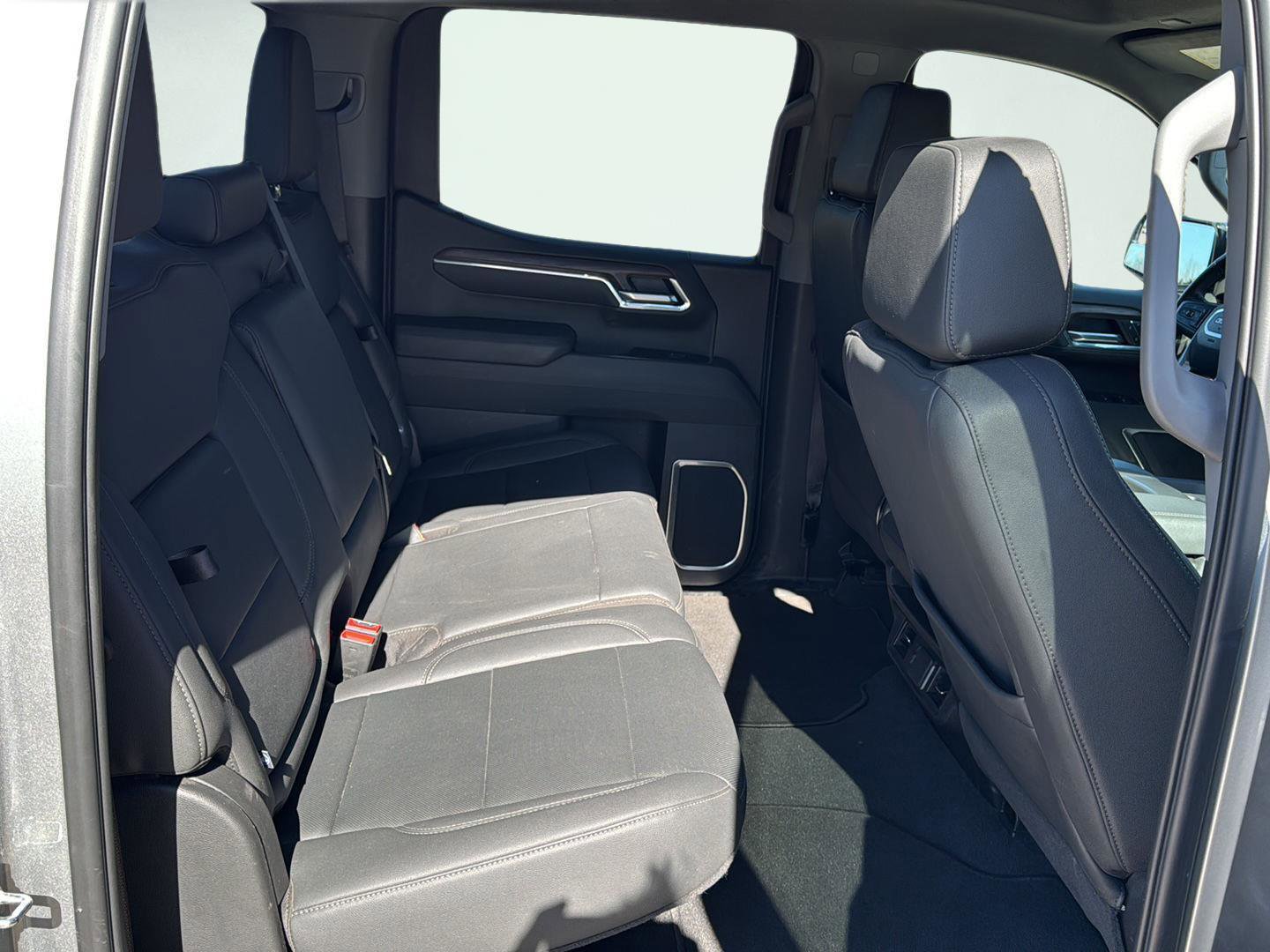 Used 2025 GMC Sierra 1500 SLT image 24