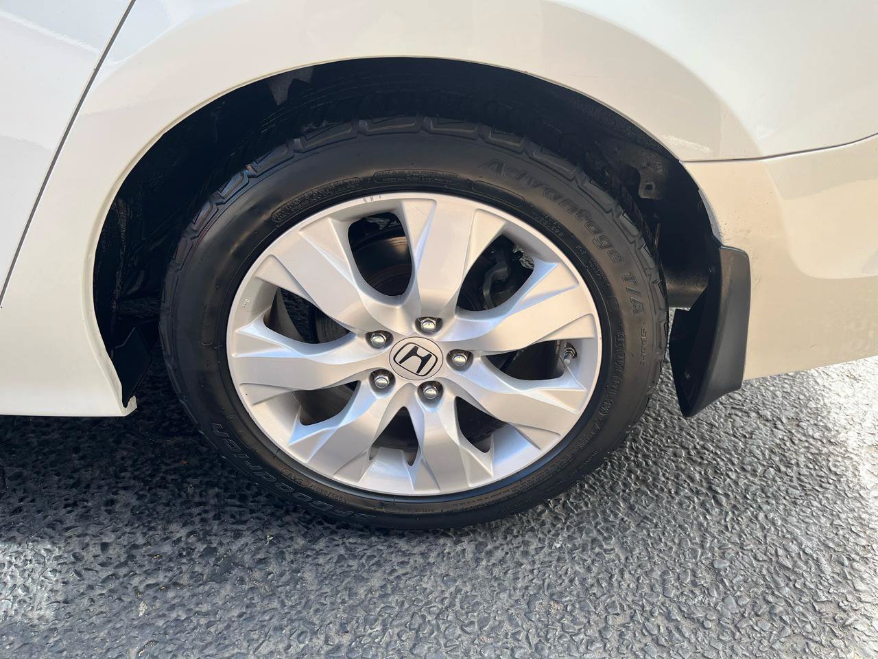 Used 2010 Honda Accord EX-L image 15