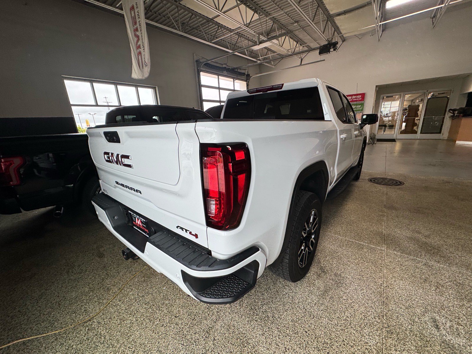 Used 2026 GMC Sierra 1500 AT4 w/ AT4 Premium Package AWD/4WD image 5