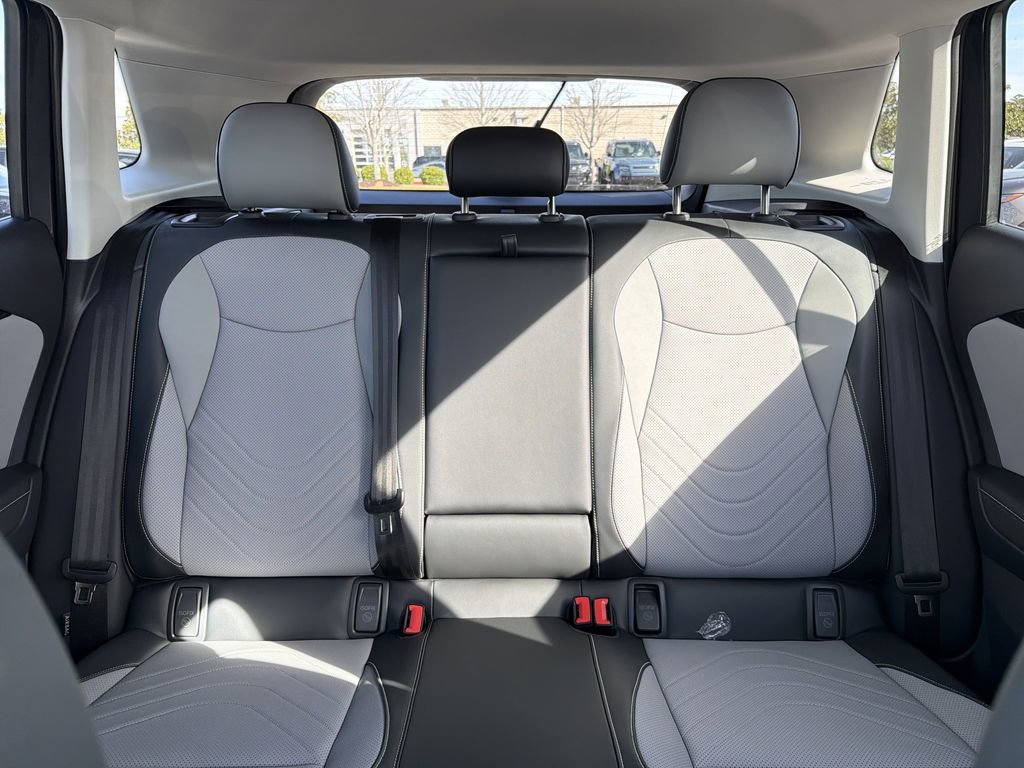 New 2026 Volkswagen Tiguan SE image 31