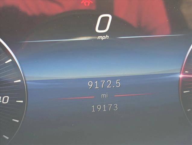 Used 2023 Mercedes-Benz GLC 300 4MATIC image 3