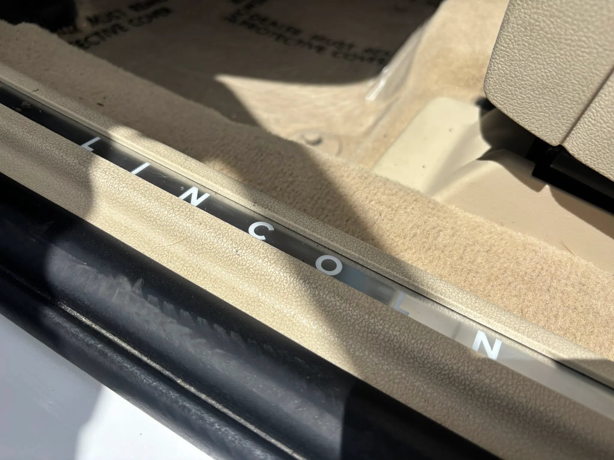 Used 2011 Lincoln MKS FWD image 16
