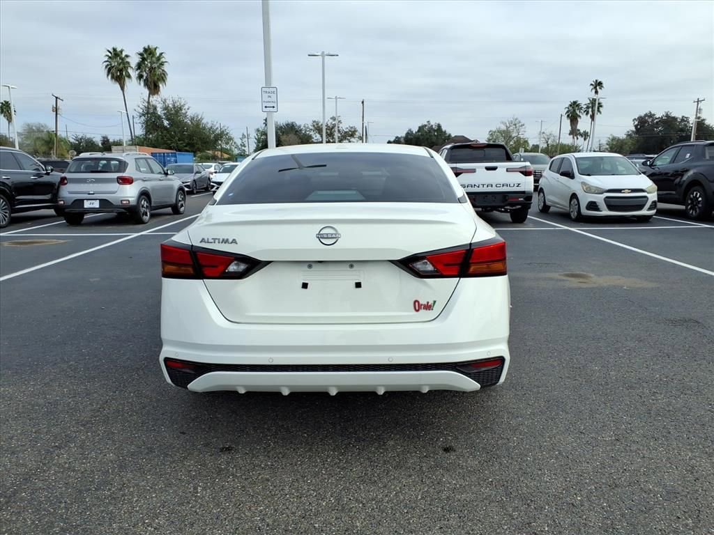 Used 2025 Nissan Altima 2.5 S image 4