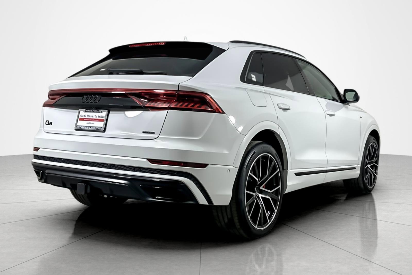 Used 2023 Audi Q8 Prestige w/ Prestige Package image 5