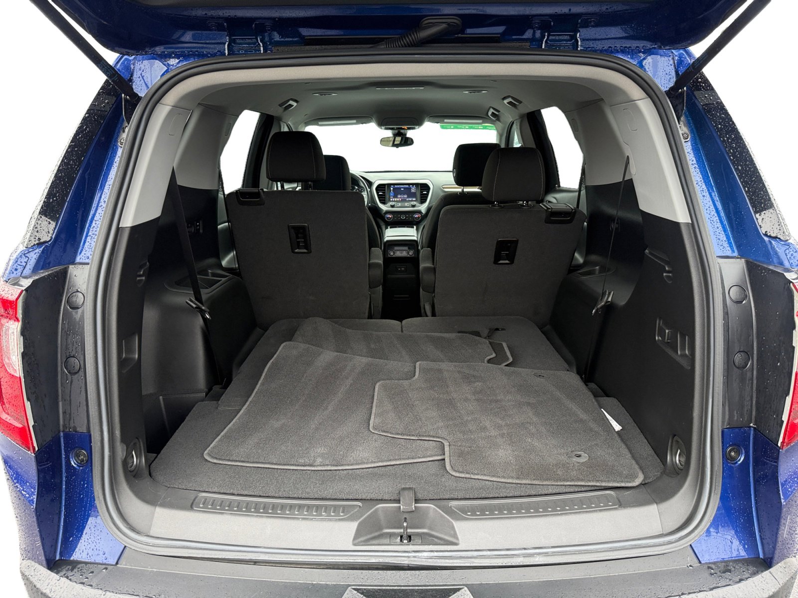 Used 2023 GMC Acadia SLE image 17