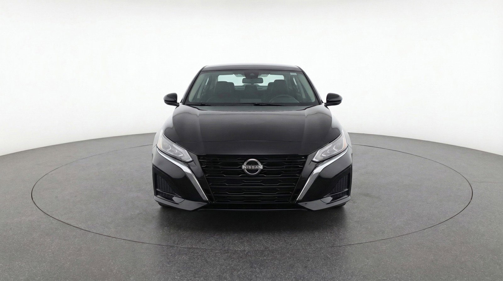 Used 2025 Nissan Altima 2.5 SV image 2