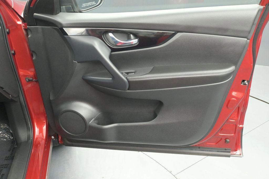 Certified 2022 Nissan Rogue Sport SV AWD/4WD image 17