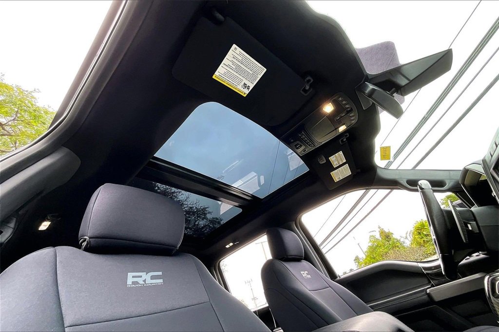 Used 2018 Ford F150 Raptor w/ Equipment Group 802A Luxury image 17