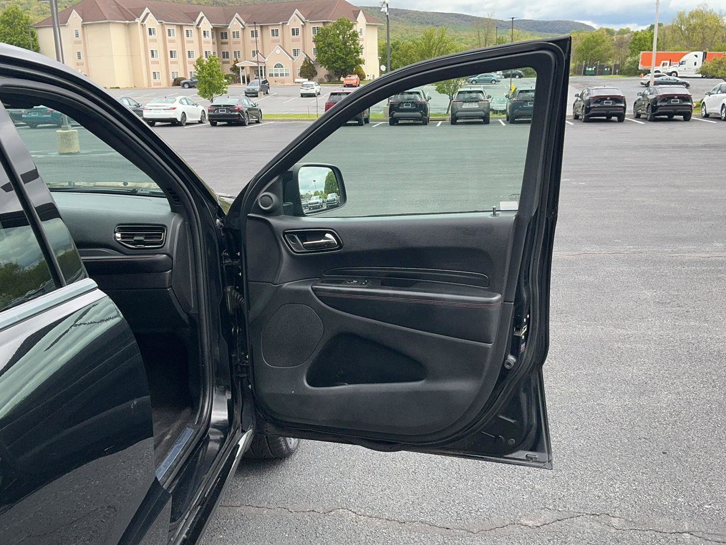 Used 2021 Dodge Durango R/T w/ Blacktop Package AWD/4WD image 25