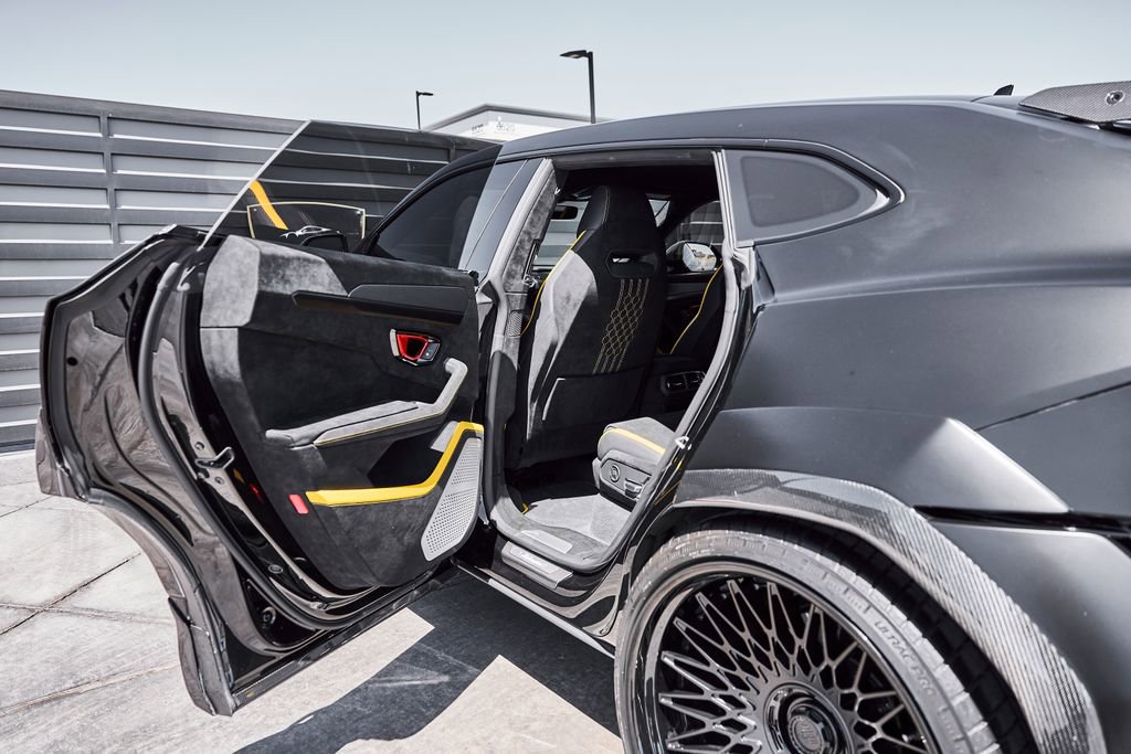 Used 2024 Lamborghini Urus Performante AWD/4WD image 37