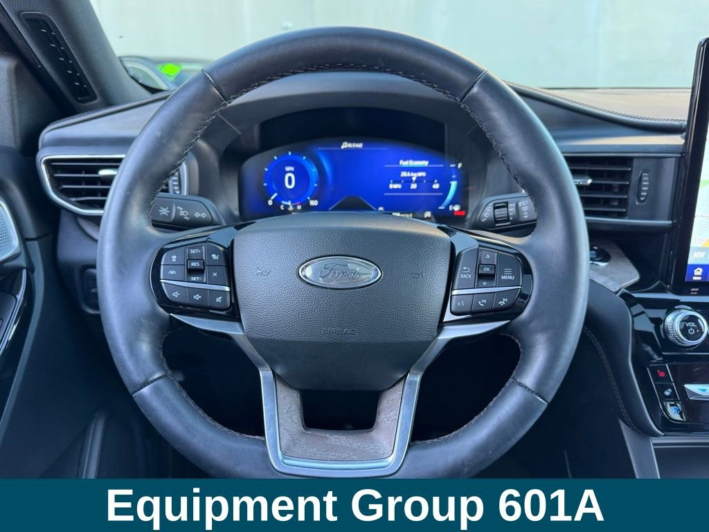 Used 2022 Ford Explorer Platinum w/ Equipment Group 601A image 8