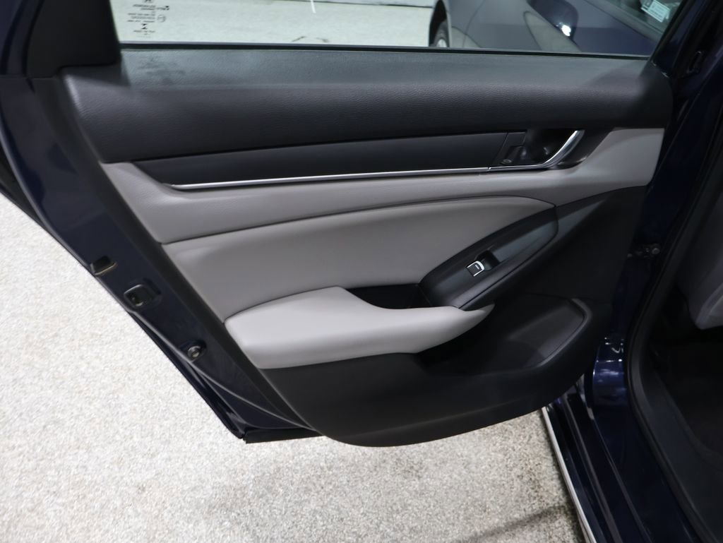 Used 2019 Honda Accord EX image 19