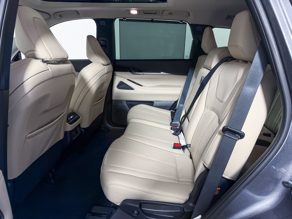 Used 2023 INFINITI QX60 Sensory w/ Cargo Package AWD/4WD image 34
