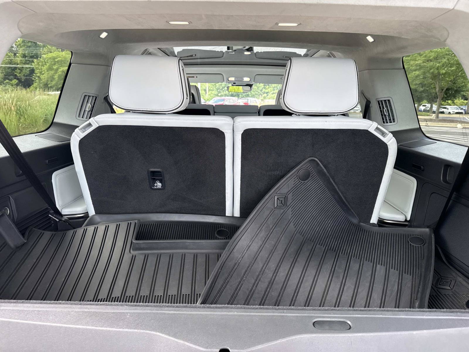 Used 2023 Rivian R1S Adventure AWD/4WD image 9
