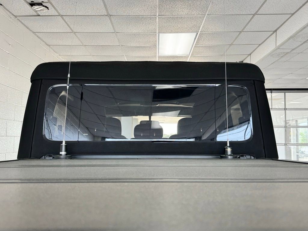 Certified 2023 Jeep Gladiator Willys image 9