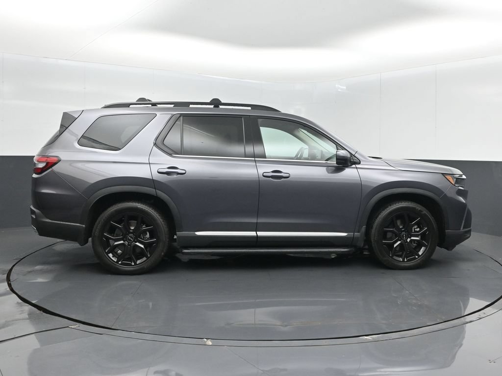 Certified 2025 Honda Pilot Touring image 5