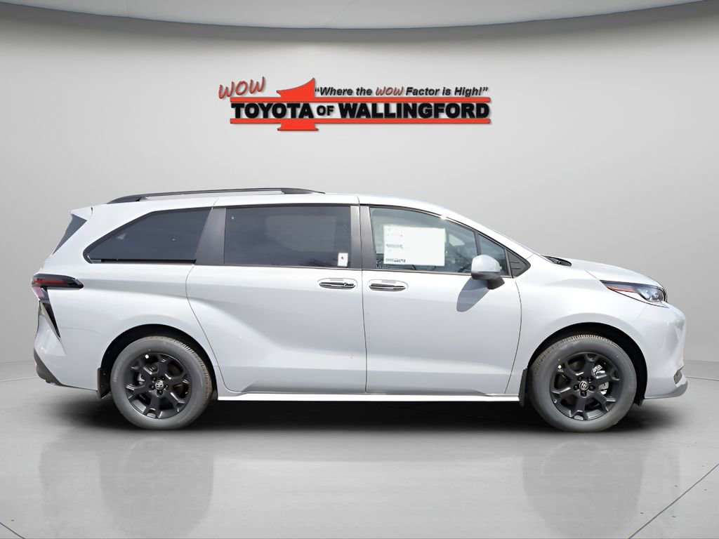 New 2026 Toyota Sienna XLE Woodland Edition AWD/4WD image 4