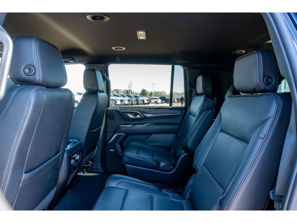 Used 2024 GMC Yukon XL Denali AWD/4WD image 13