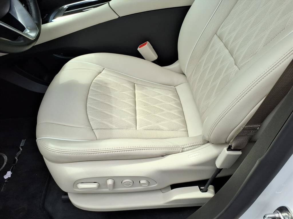 Used 2023 Buick Enclave Avenir w/ Trailering Package, 5000 lbs. AWD/4WD image 23