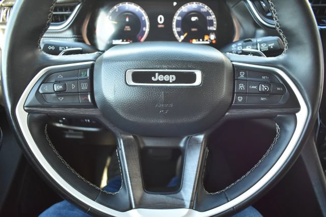 Used 2023 Jeep Grand Cherokee L Limited AWD/4WD image 9