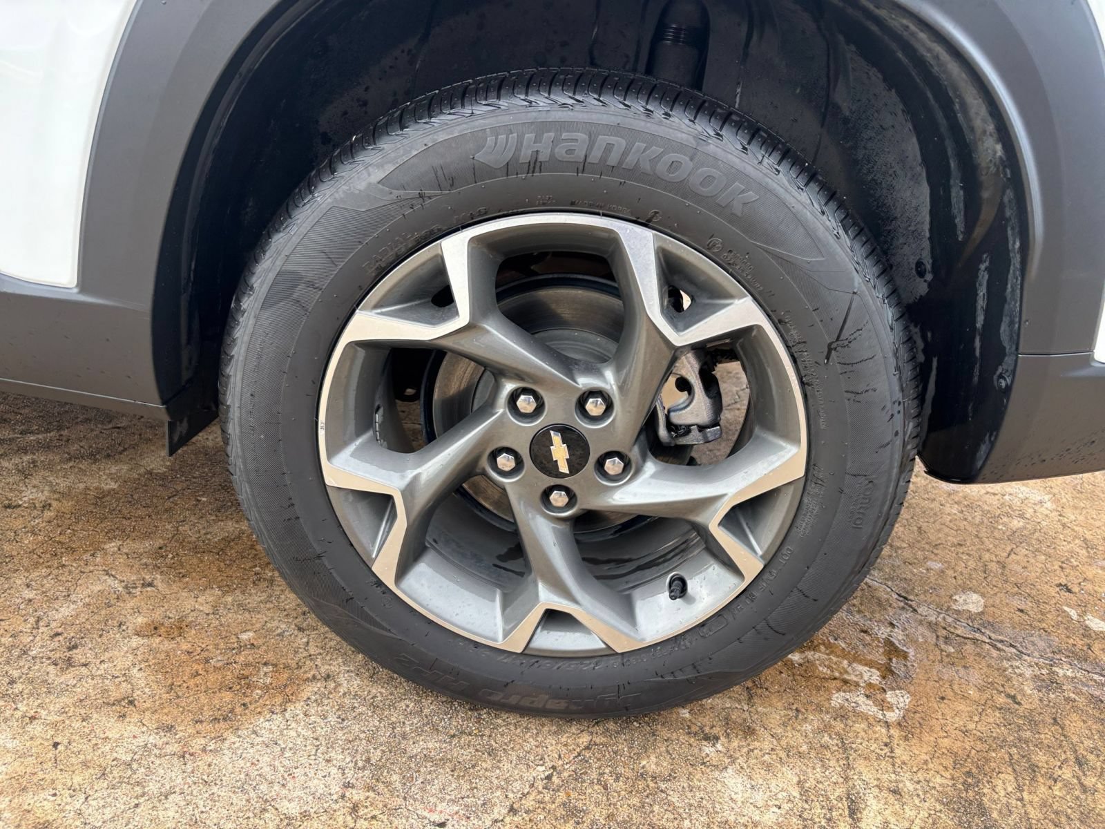 Used 2025 Chevrolet Trax LT FWD image 29