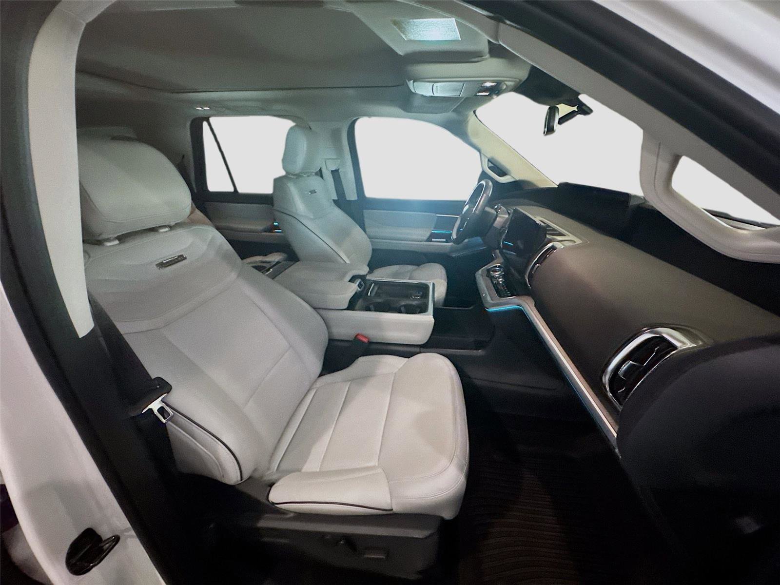 Used 2025 Ford Expedition Max Platinum w/ Platinum Ultimate Package image 16