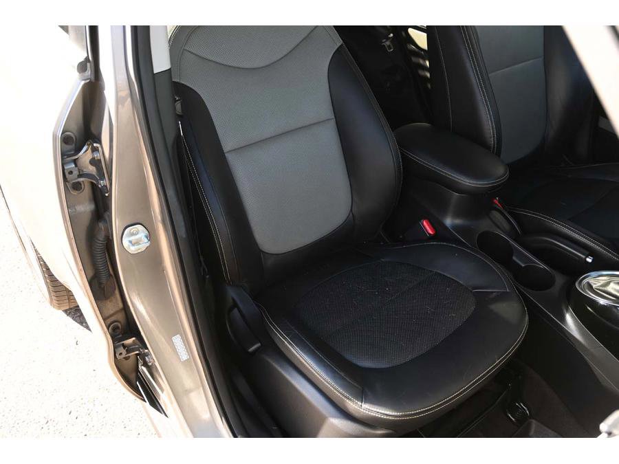 Used 2016 Kia Soul + w/ Primo Package image 16