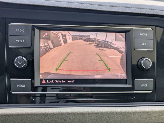 Used 2023 Volkswagen Jetta SE FWD image 19