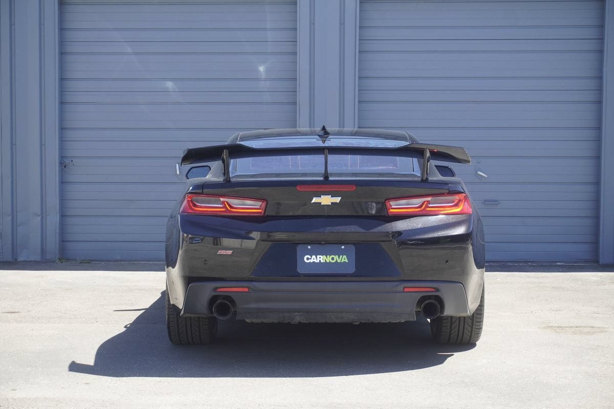 Used 2016 Chevrolet Camaro SS RWD image 4