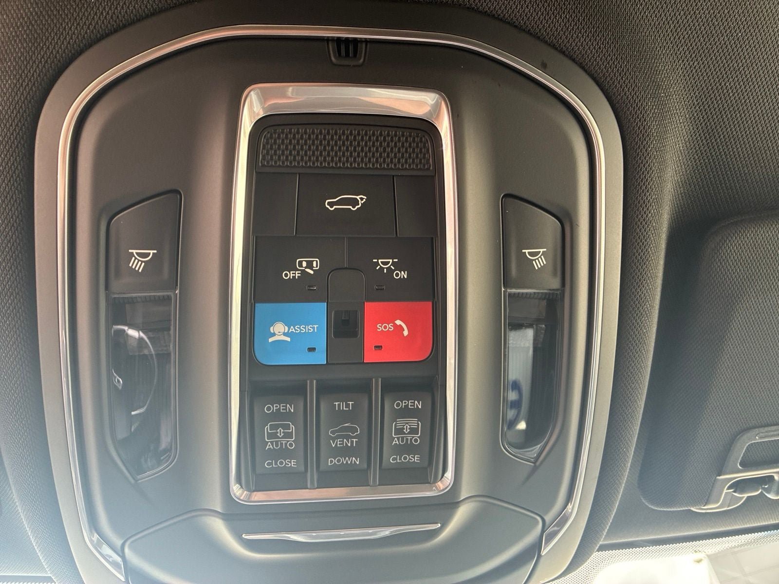 New 2026 Jeep Grand Cherokee L Limited AWD/4WD image 32
